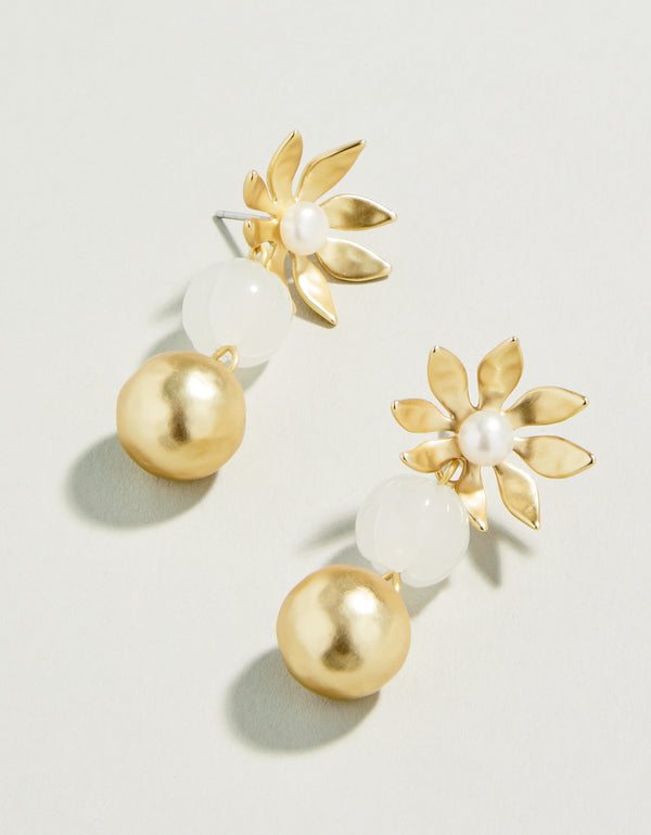 Chestnut Earrings White