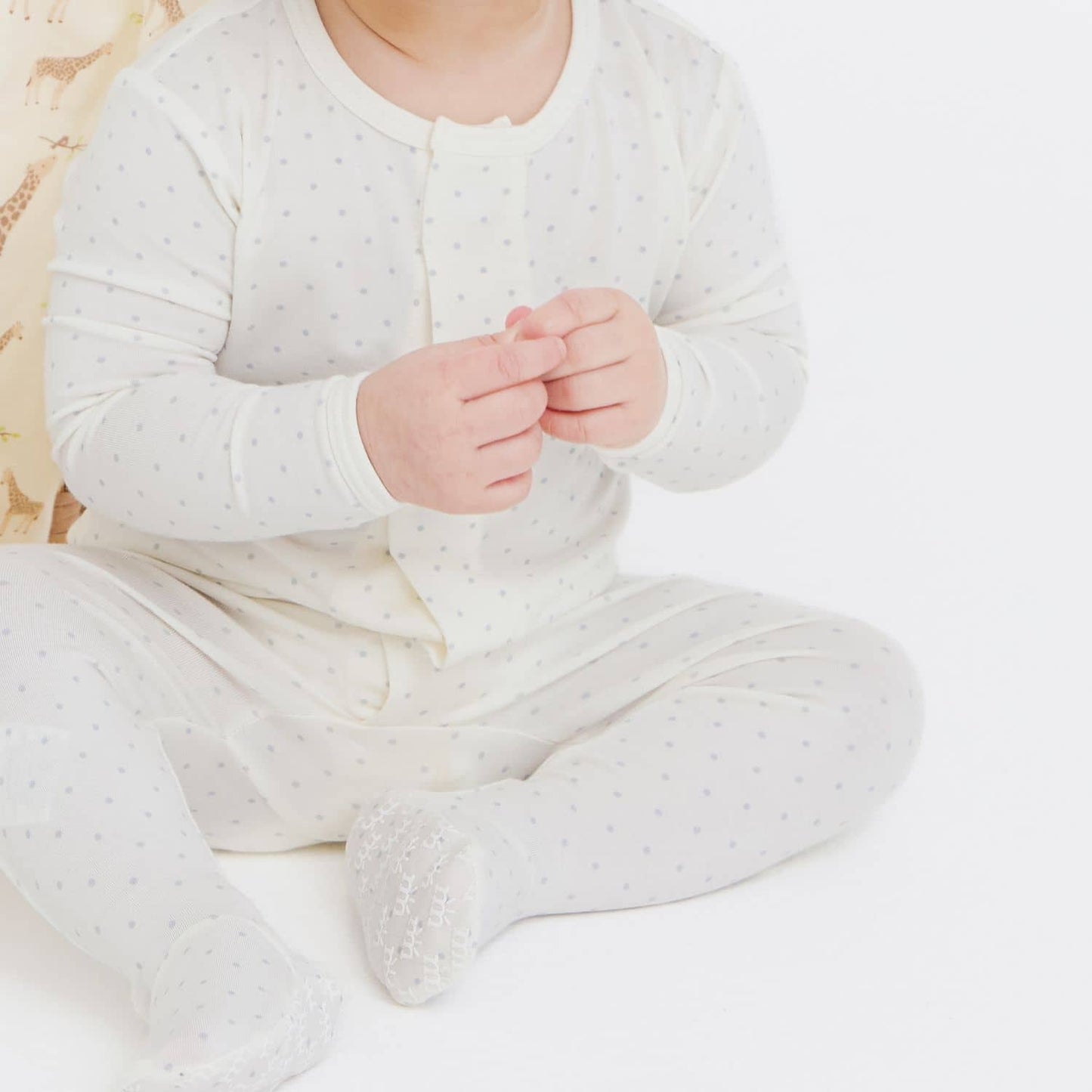 Pin Dot Magnetic Footie - Cream