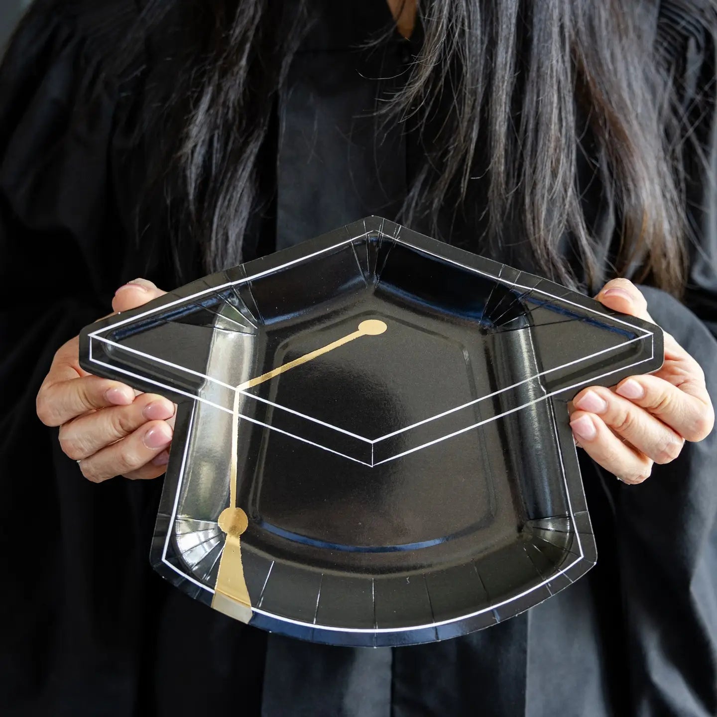 Black Cap Shaped Plate