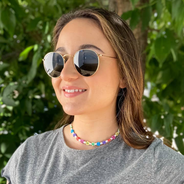 16" Puka Shell Necklace | Rainbow Daisy