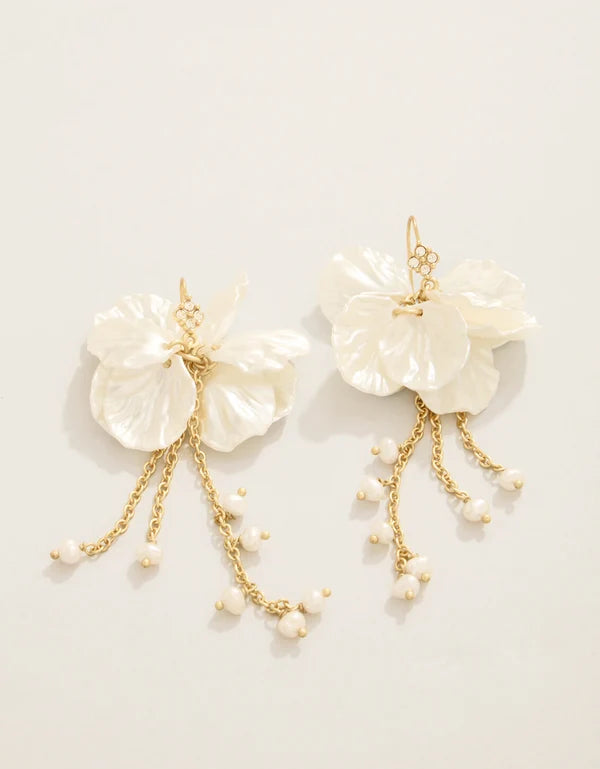 Corolla Dangle Earrings Pearl