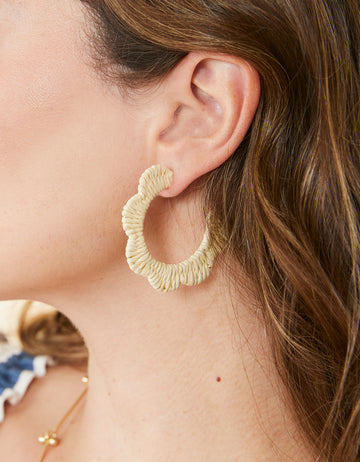 Scalloped Straw Hoop Earrings - Natural