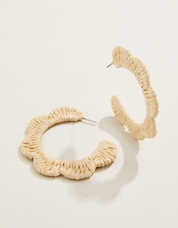 Scalloped Straw Hoop Earrings - Natural