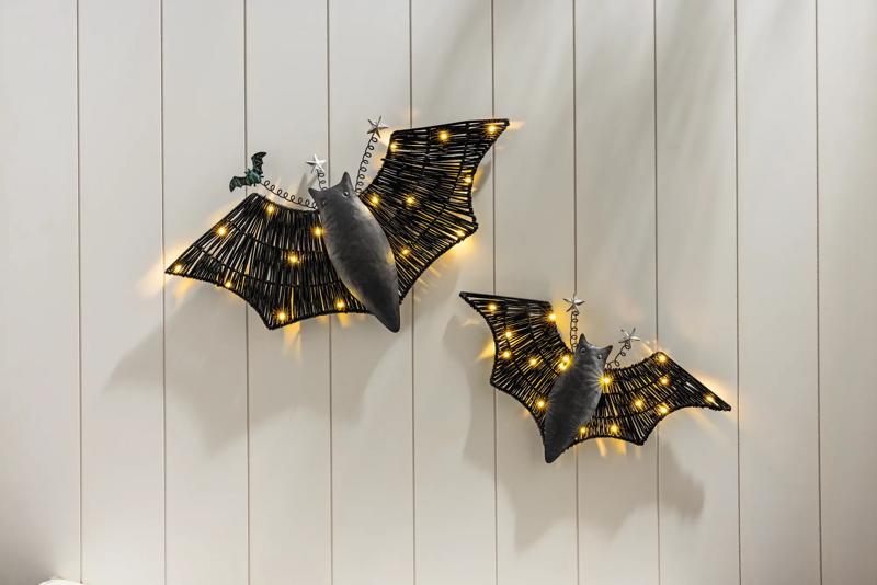 Small Woven & Tin Bat Decor